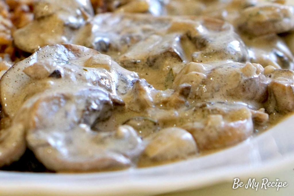 Easy Creamy Mushroom Sauce (up-close picture showing the texture of the sauce)