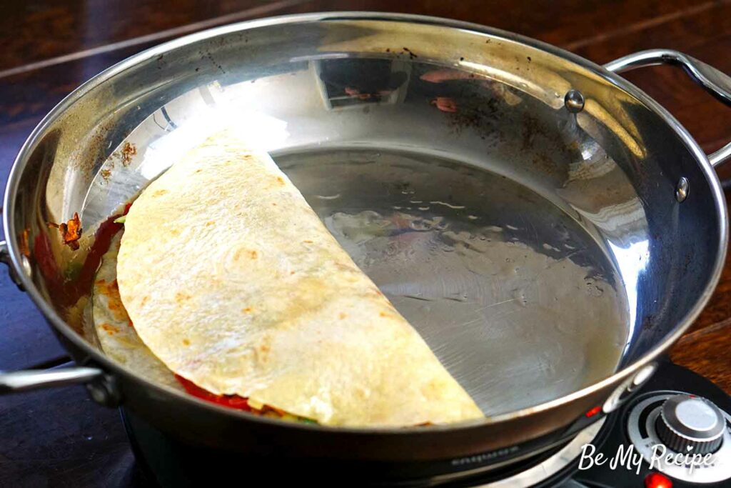 Chicken Quesadillas step-by-step (tortilla with the filling in the pan)