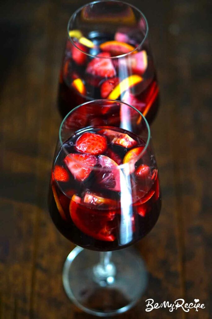 Sangria in two wine glasses.