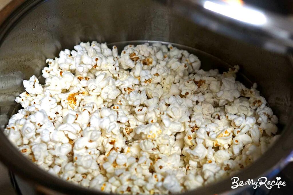 Popcorn ready in the pot