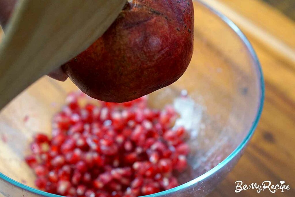 Deseeding the pomegranate