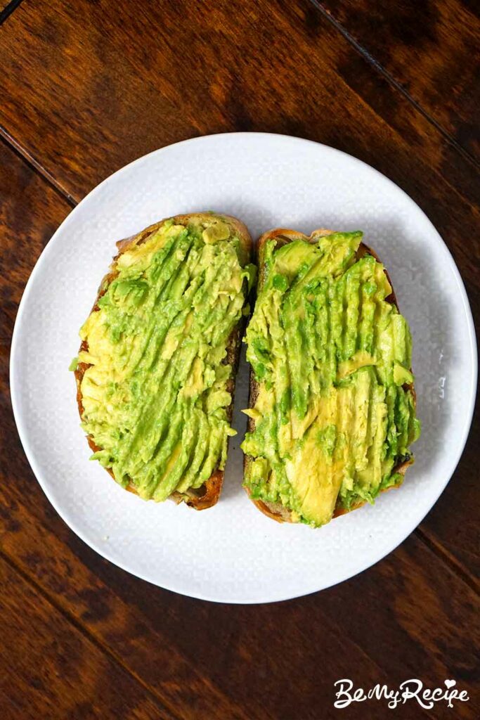 Mashed avocado on the grilled/toasted bread